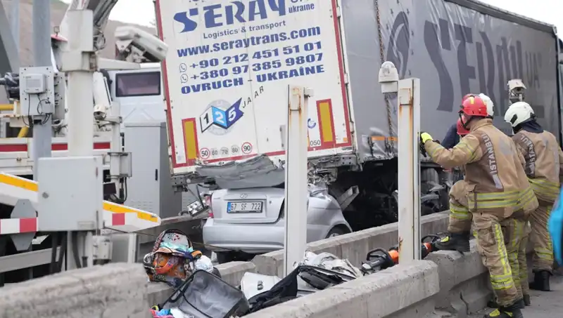 Bayram Tatilinde Ulaşımda Dikkat Çeken Trafik Kazaları: 72 Kayıp Hayat