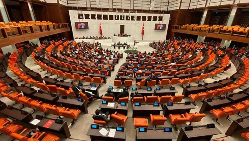 Yeni Dokunulmazlık Dosyaları Meclis'te: Siyasi Gündemin Rotası Değişiyor