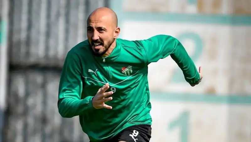 Milli Futbolcunun Yeni Durağı: 2. Lig'de Kariyer Yeniden Başlayabilir mi?