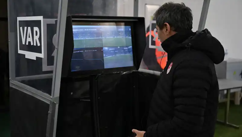 Beşiktaş-Gaziantep FK Maçına Almanya'dan VAR Hakemi Atandı!