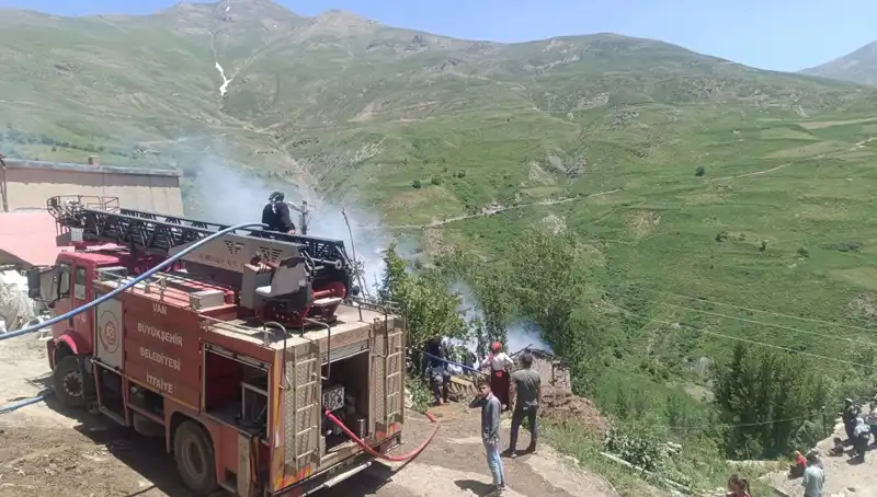 Van'da Trajik Yangın: Bir Çocuğun Hayatını Kaybettiği Olay