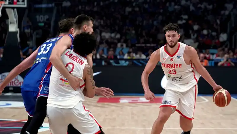 12 Dev Adam, İsveç ile Kritik Maçta Saha Aldı: Tüm Gözler Üzerinde!