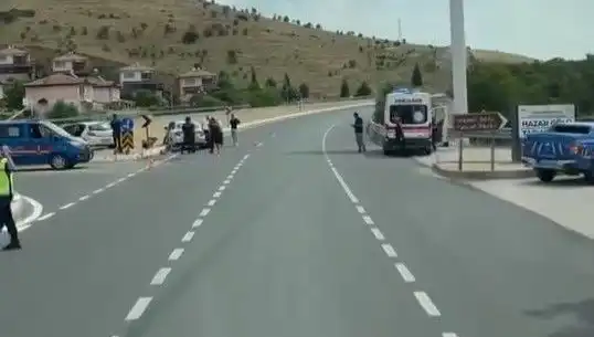 Elazığ'da Korkunç Kaza: İki Otomobil Çarpıştı, Yaralılar Hastaneye Kaldırıldı!