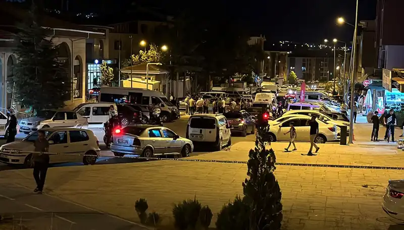 İki Ailenin Kavgası Sokakları Sarsarken: 4 Yaralı Ortaya Çıktı!