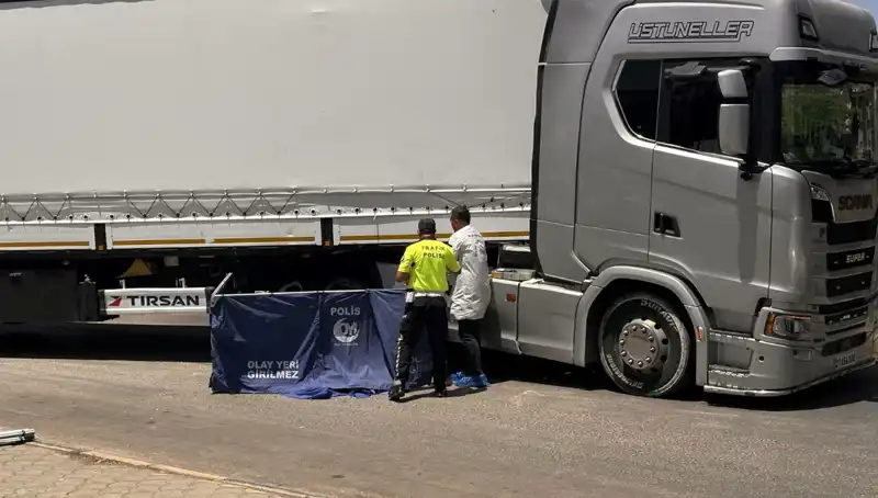 Gaziantep'te TIR Kazası: İki Hayat Kaybı, Şok Eden Anlar!