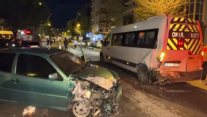 Minibüs Kazasında 6 Kişi Yaralandı: Olayın Detayları İyi İncelenmeli