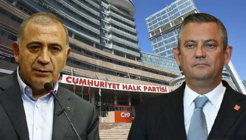 CHP’de Tarihi An! Tekin, Özgür Özel’i Kutlamak Üzere Sahne Alıyor