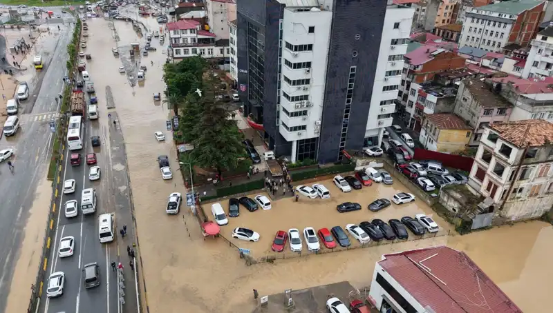 Trabzon'da Sel Felaketi: Kayıp Kişiyi Arama Çalışmaları Devam Ediyor