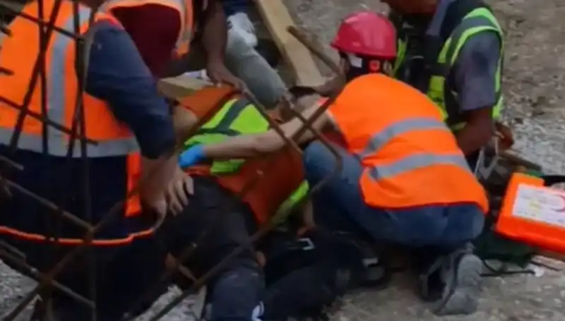Adana’da İnşaat Alanında Korkutan Kaza: İki İşçi Yaralandı