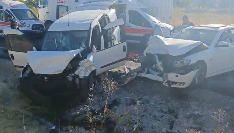 Nevşehir'de Feci Trafik Kazası: 14 Yaralı, Olayın Ayrıntıları Şoke Etti!