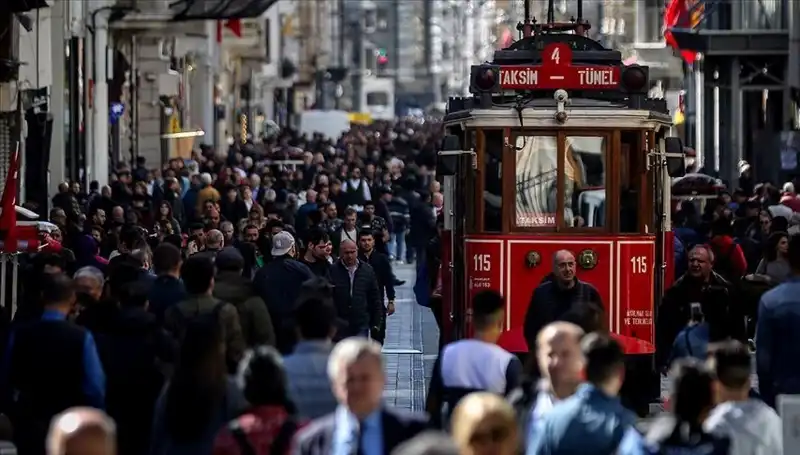 Türkiye'nin Nüfusu Rekor Seviyelere Ulaşıyor: Ne Anlama Geliyor?