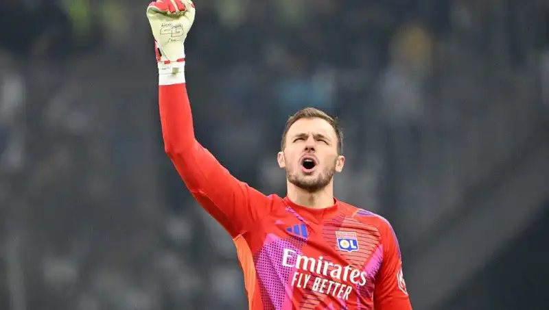 Galatasaray, Brezilyalı Kaleci ile İmza Atmayı Bekliyor