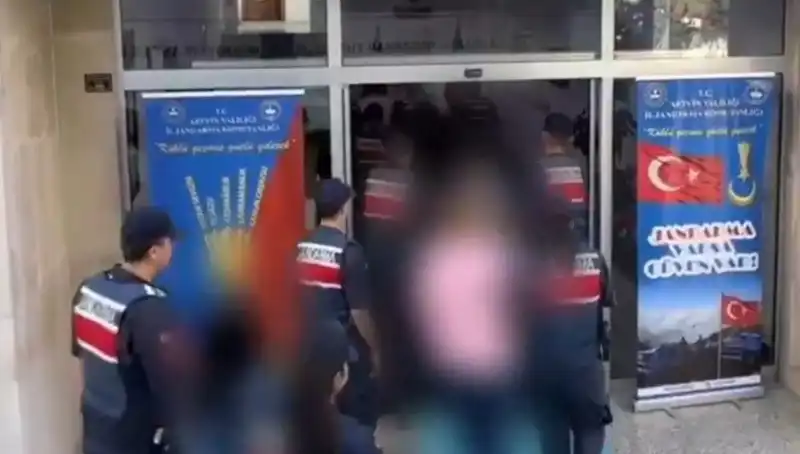 30 İlde FETÖ Operasyonu: Güvenlik Güçleri 65 Kişiyi Gözaltına Aldı