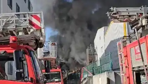 Tuzla'daki Fabrika Yangını Kısa Sürede Kontrol Altına Alındı