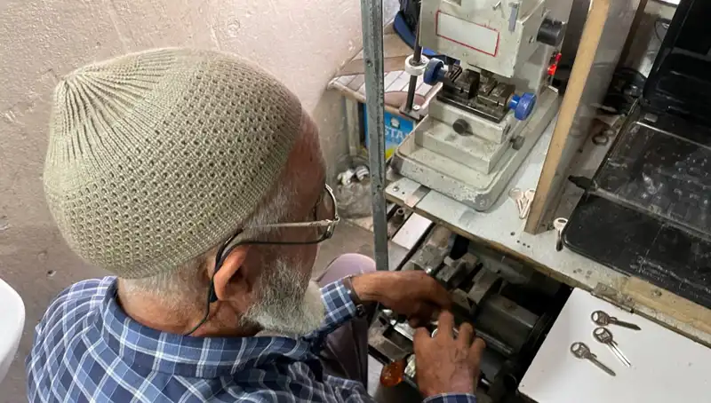 28 Yılda 4 Metrekarelik Dükkanı Saraya Çevirdi: Hayal Gücünün Sınırları